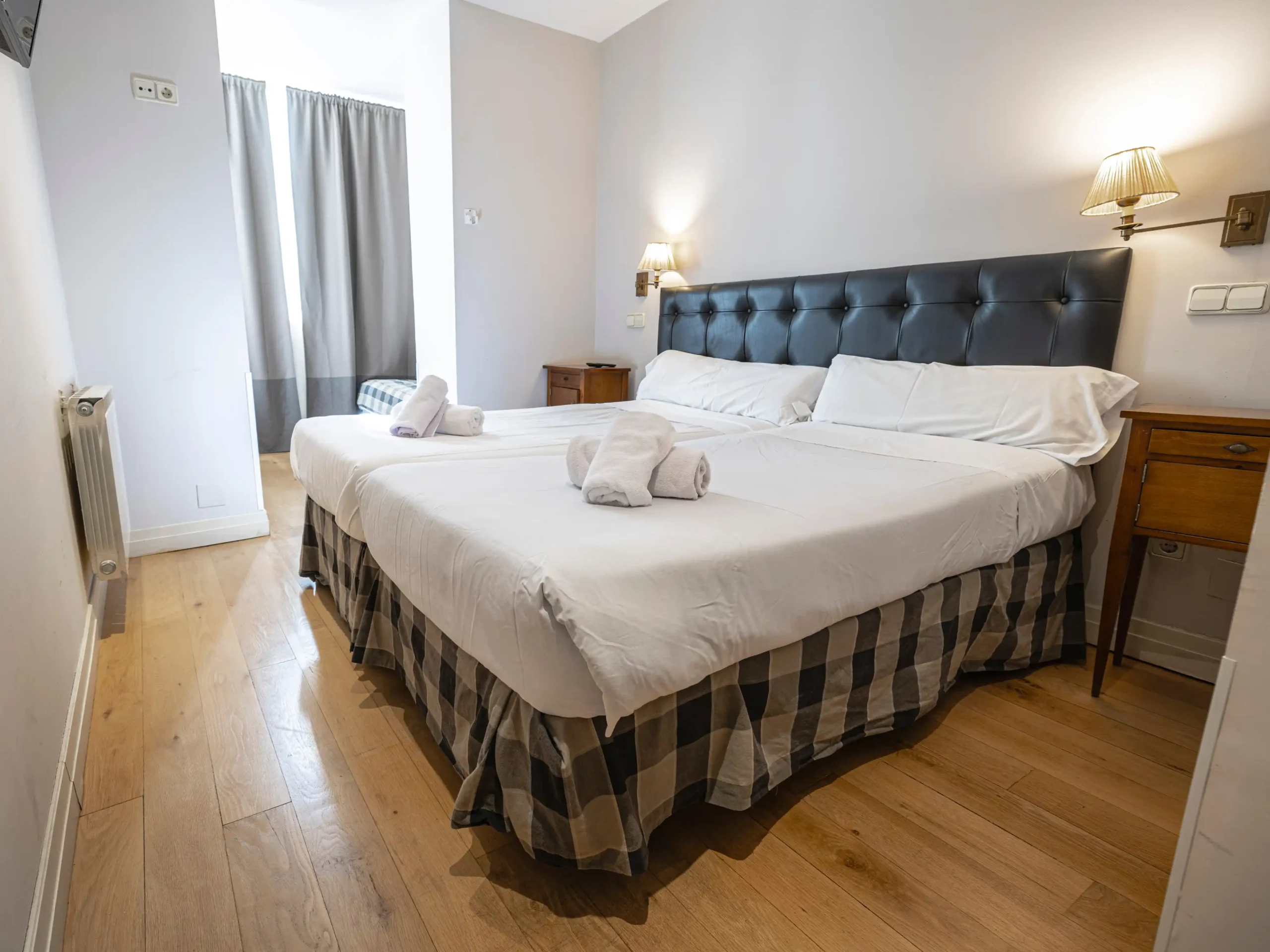 Habitación del Hotel Cuéntame La Puebla en Burgos.