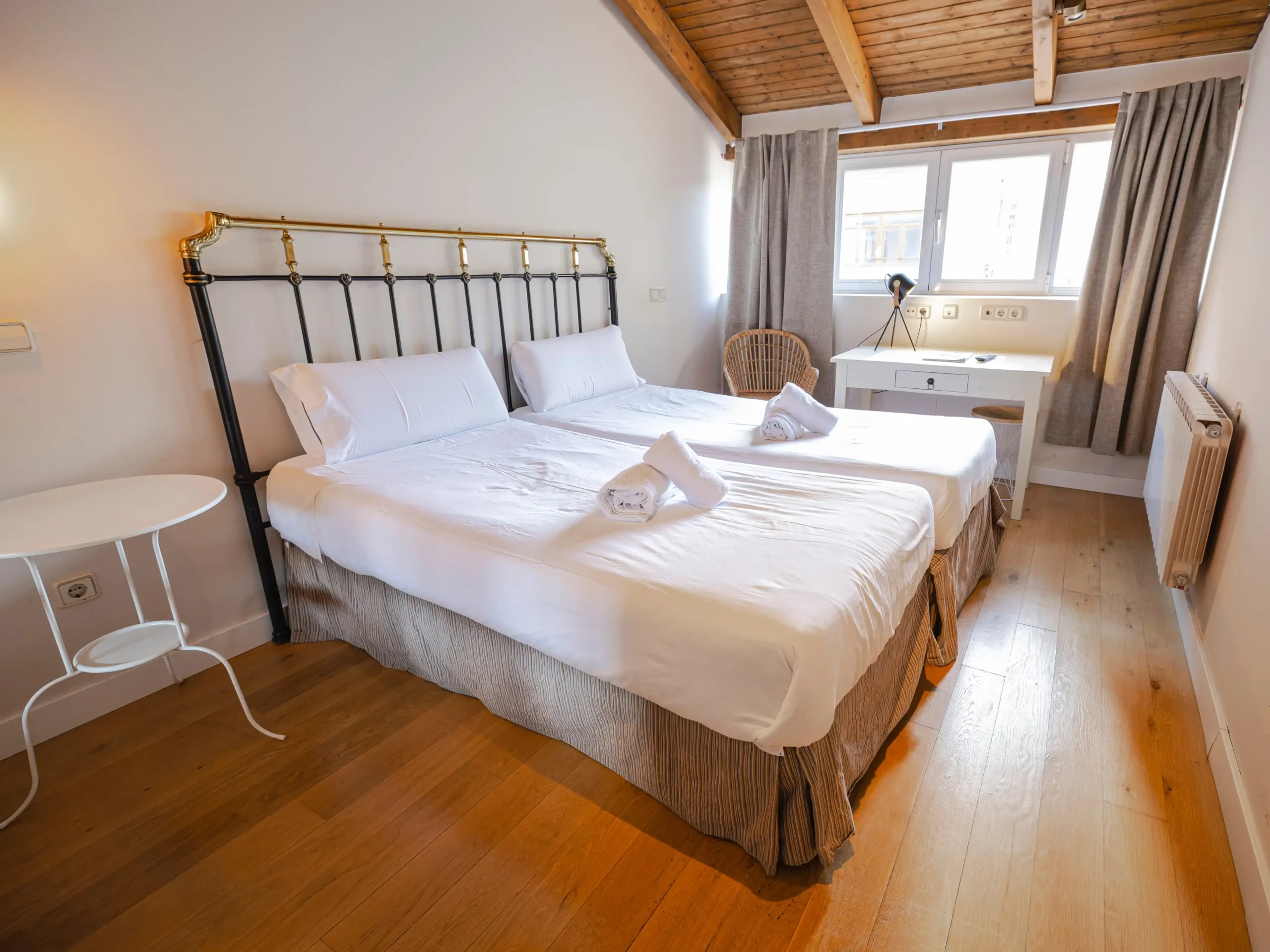 Habitación del Hotel Cuéntame La Puebla en Burgos.