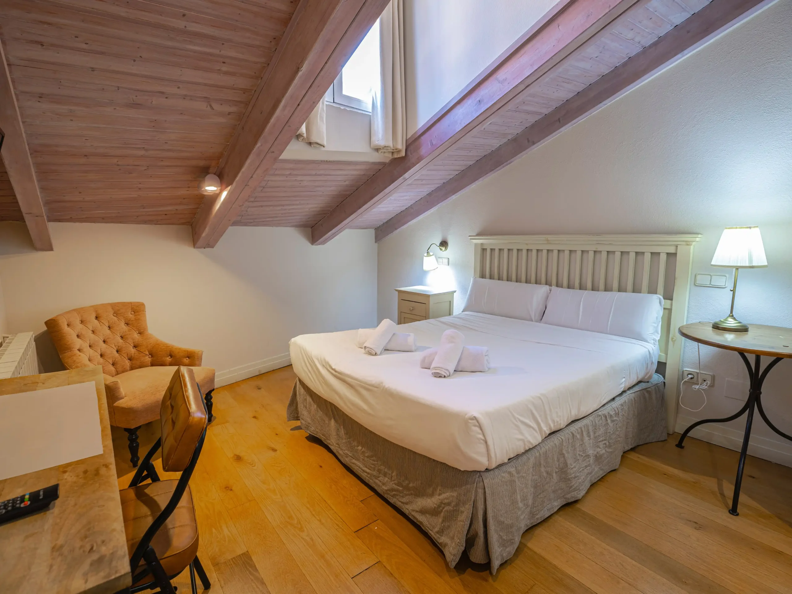 Habitación del Hotel Cuéntame La Puebla en Burgos.