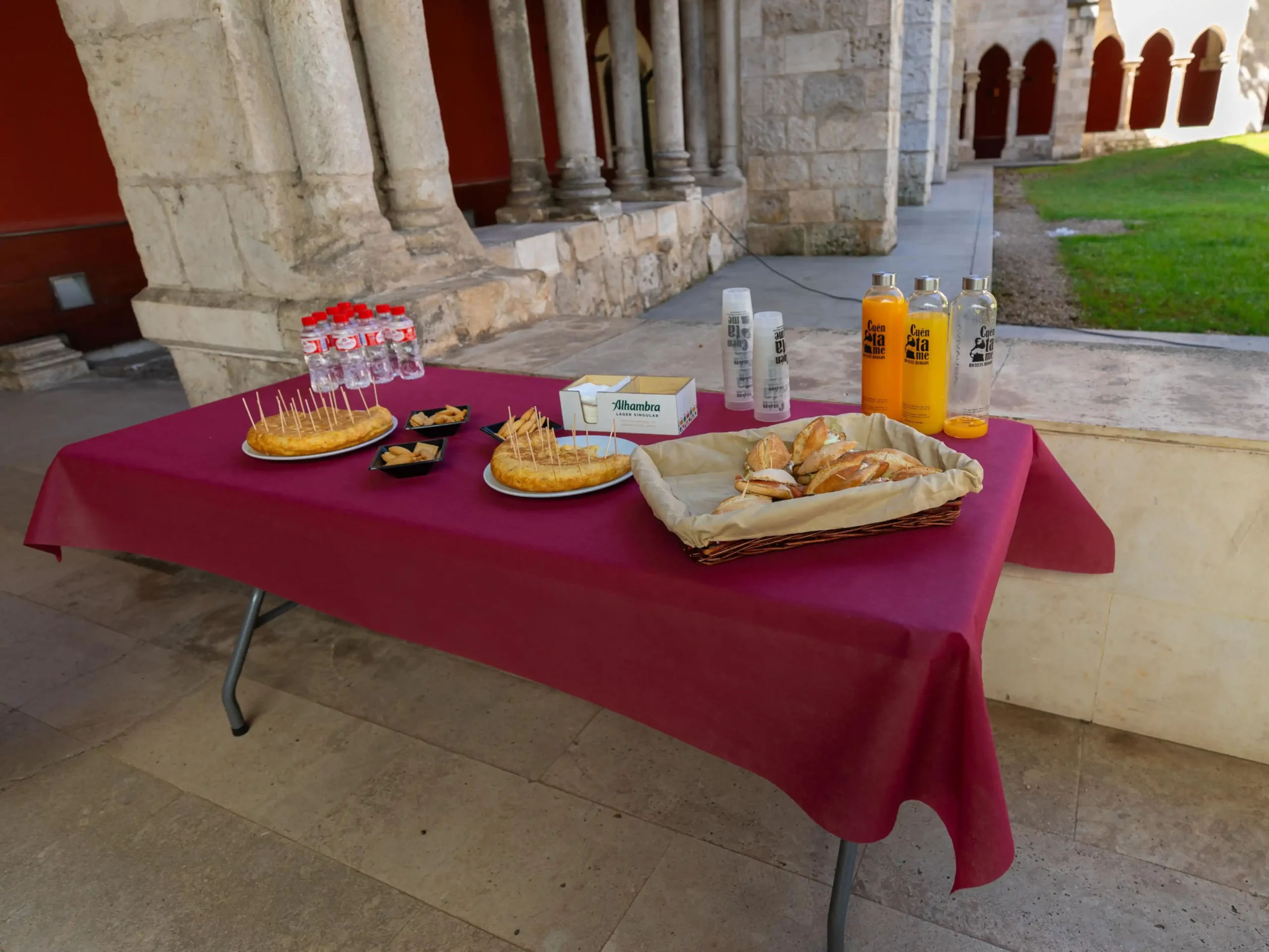 Catering elaborado por el grupo Cuéntame.