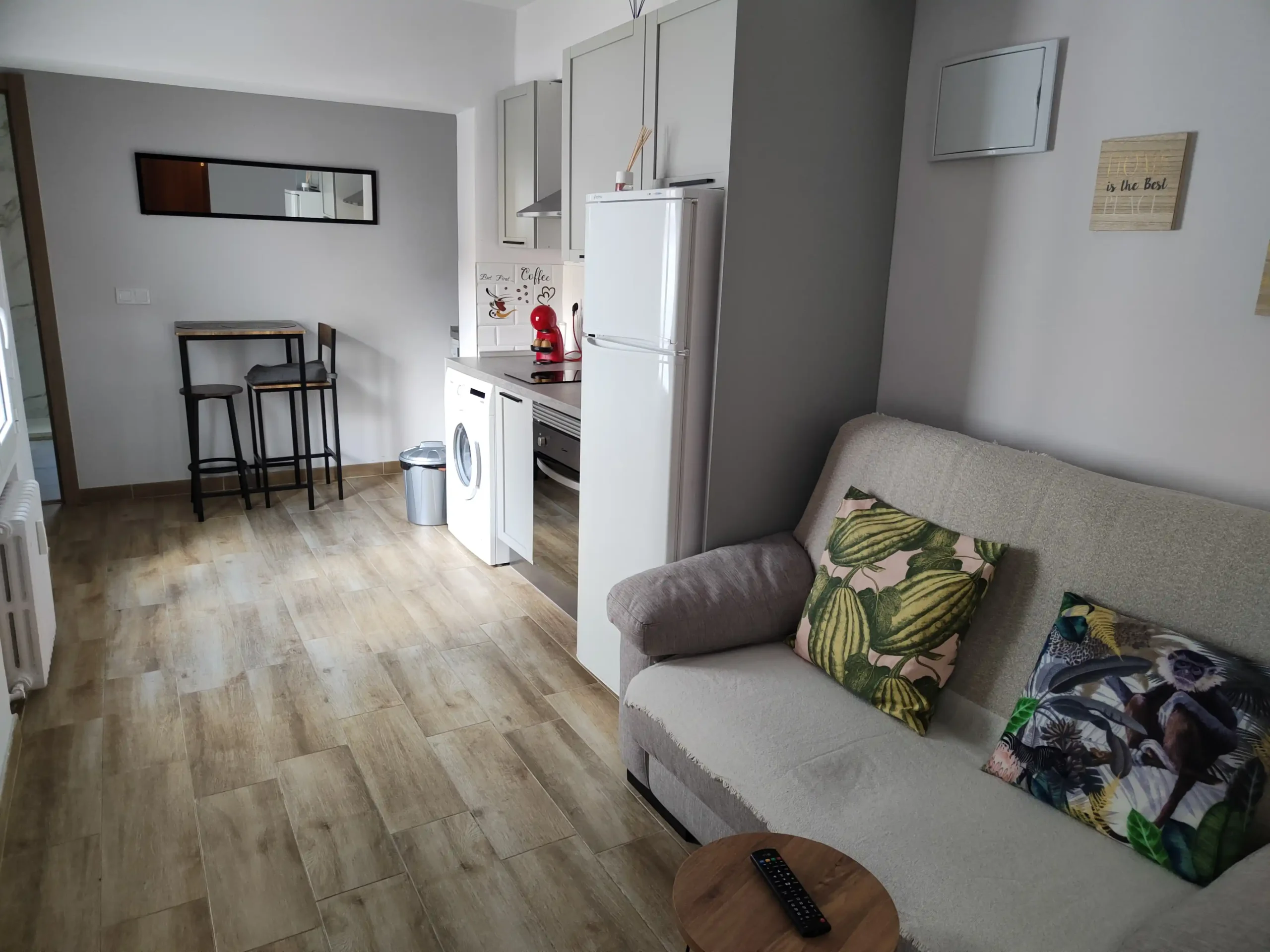 Estancia de uno de los apartamentos del grupo Cuéntame en Burgos.