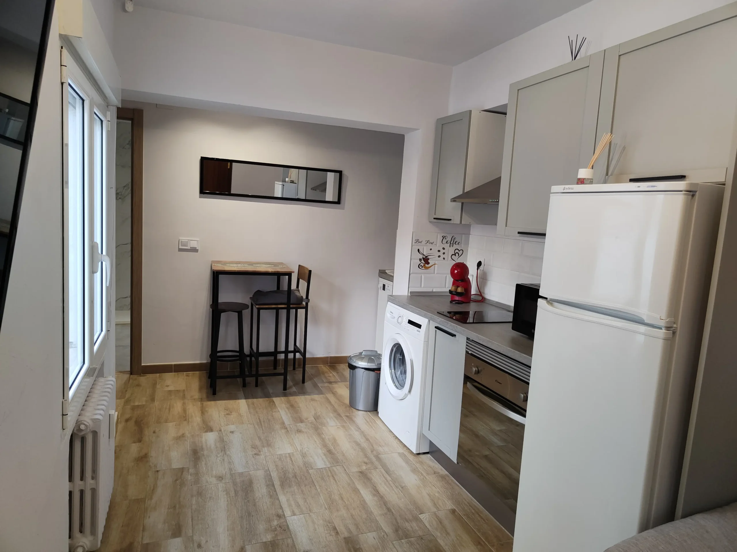 Estancia de uno de los apartamentos del grupo Cuéntame en Burgos.